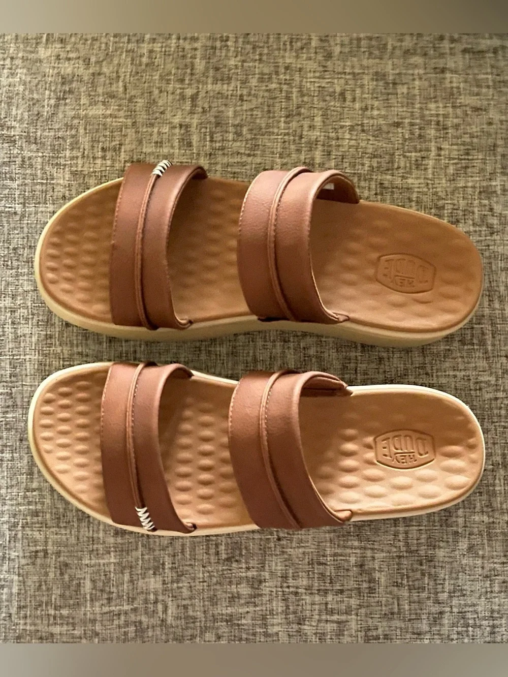 HEYDUDE
Women's Austin Slide
Classic Platform Sandal Cognac Size Women’s 10 New - Picture 3 of 10